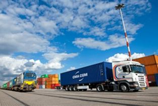 公路運輸比重下降 未來鐵路與水路或將扛起貨物運輸大梁